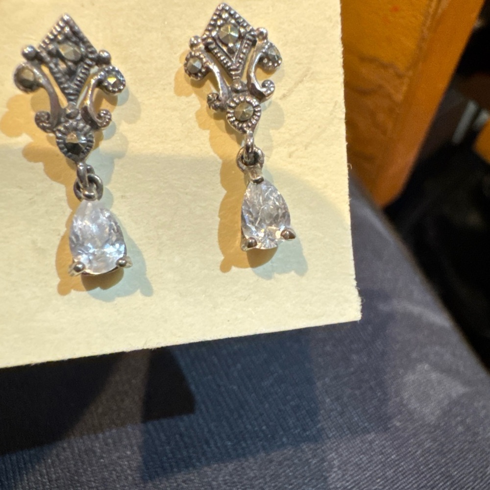 Elegant‎ Sterling Silver 925 
Marcasite Drop Earrings